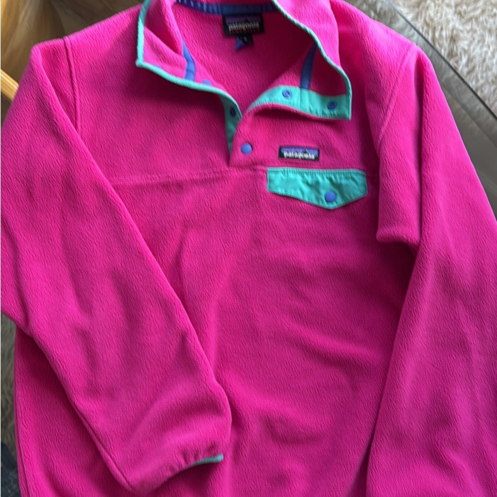 Patagonia Women's Vibrant Pink Fleece Jacket with Teal Details excellent cond